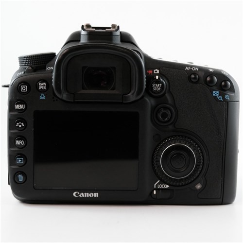 Canon-EOS-7D-Body-02