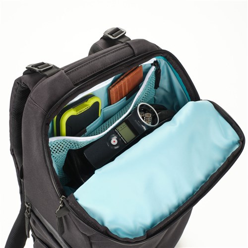 Shimoda-Urban-Explore-30-Anthracite-Backpack05