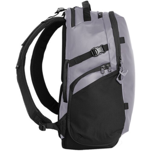 Wandrd-Stratus-Photo-18-Uyuni-Purple-Backpack-02