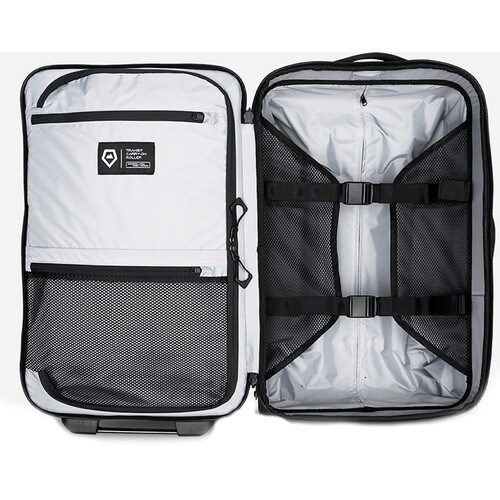 Wandrd-Transit-Carry-On-Roller-Black-Essential-Plus-Bundle07